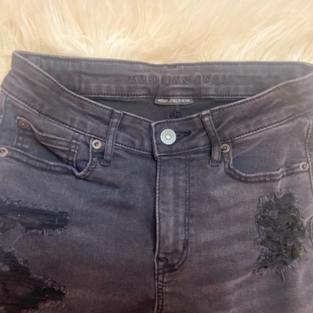 American Eagle Distressed Denim High Waist Stretch Cheeky Booty Shorts Women’s 2 - Picture 2 of 3